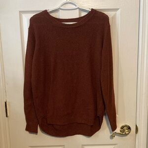 XL sweater. Comfy on. No damages.